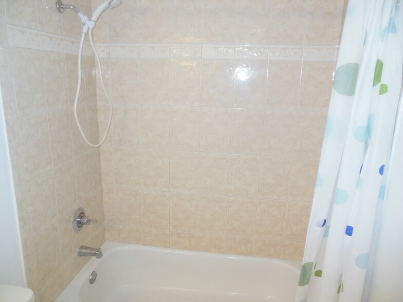 Building Photo - 8255 SW 152nd Ave