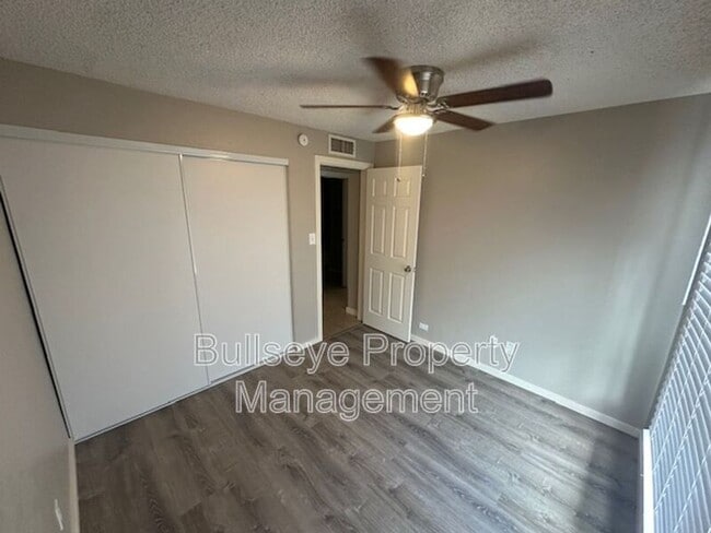 Building Photo - 7956 W Mariposa Dr