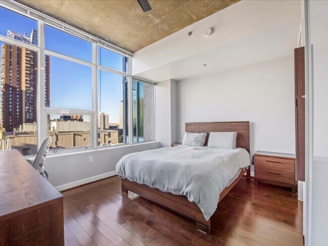 Building Photo - Luxury High Rise Condo Available 7/1/25