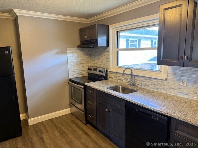 Building Photo - 498 Oak Ave