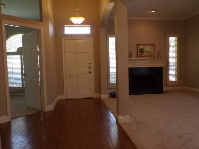 Building Photo - 4804 Holly Berry Dr