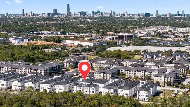 Building Photo - 2718 Grand Fountains Dr