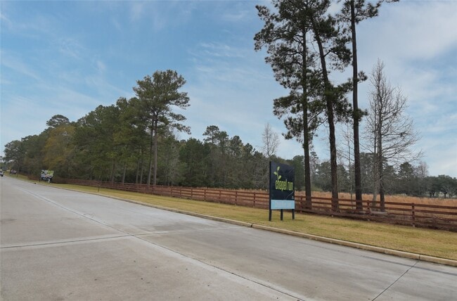 Building Photo - 15291 Abella Dr