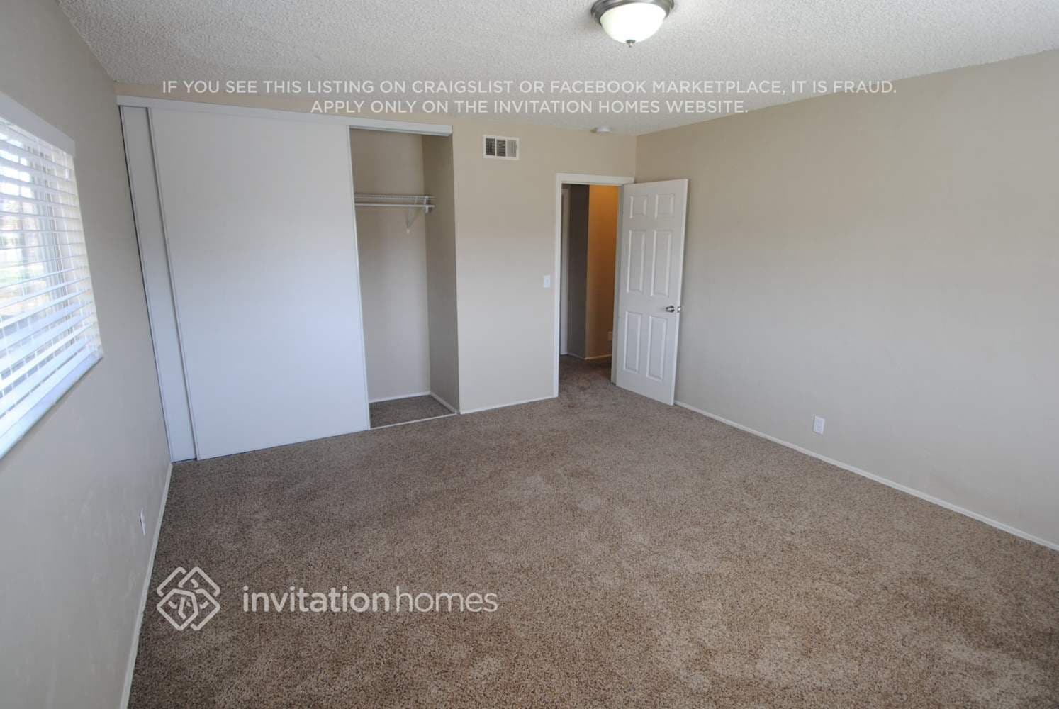 Building Photo - 615 N Sycamore Ave