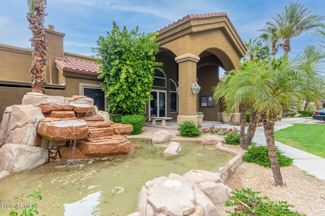 Building Photo - 2929 W Yorkshire Dr