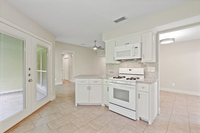 Building Photo - 69 Fallshire Dr