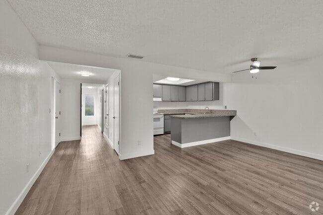 Building Photo - Creekside Estates