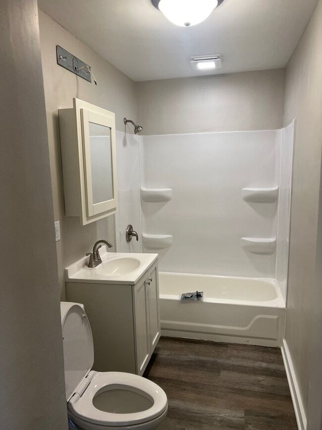 Building Photo - 2 Bedroom House for Rent in Lake Station