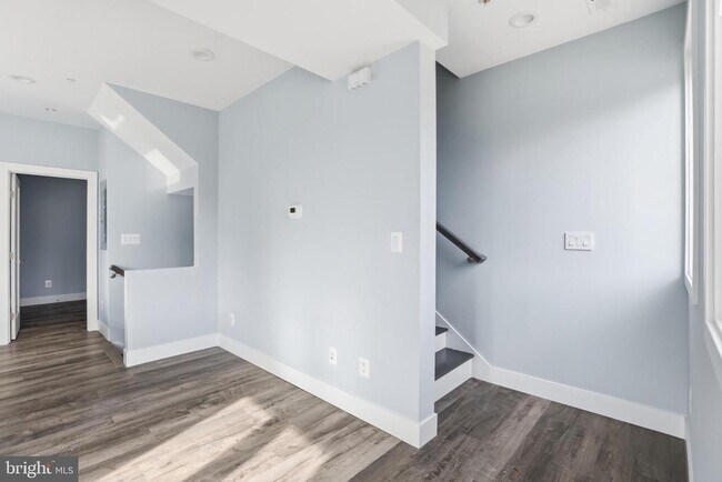 Building Photo - 2602 4th St NE