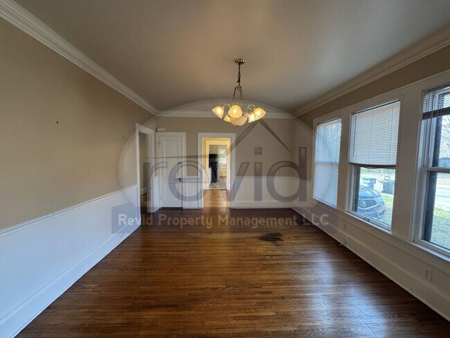 Building Photo - MALLORY 255