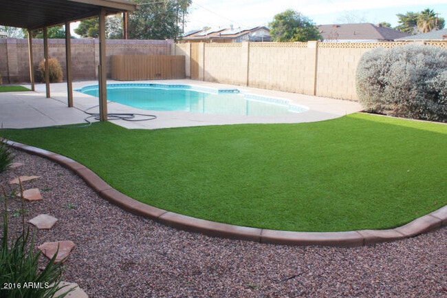 Building Photo - 8636 E Dianna Dr