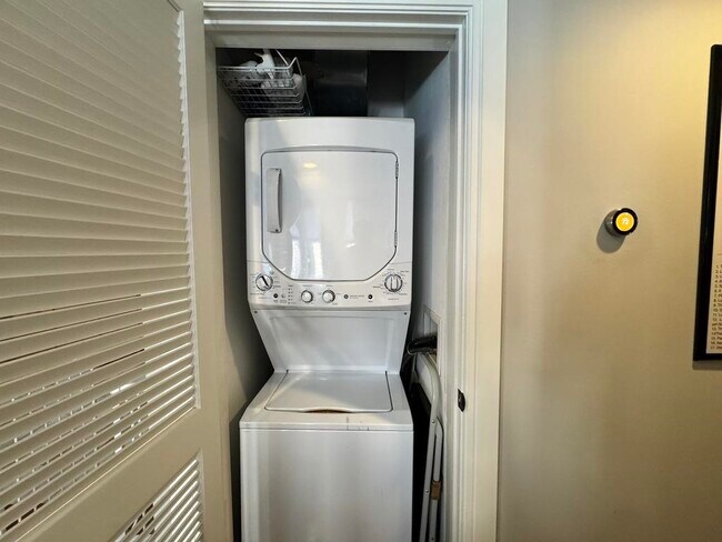 Building Photo - 531 Jefferson St