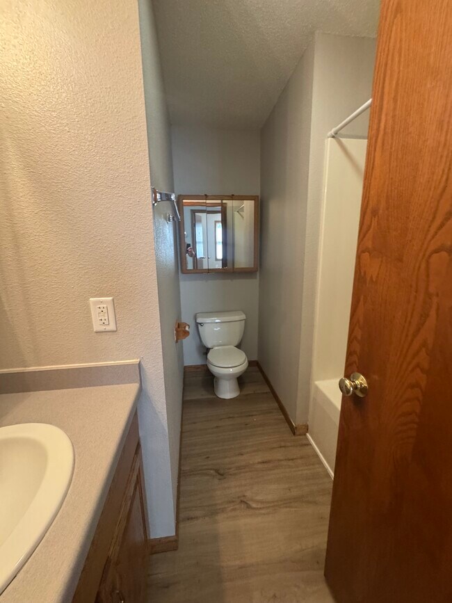 Building Photo - 314 W 4th St