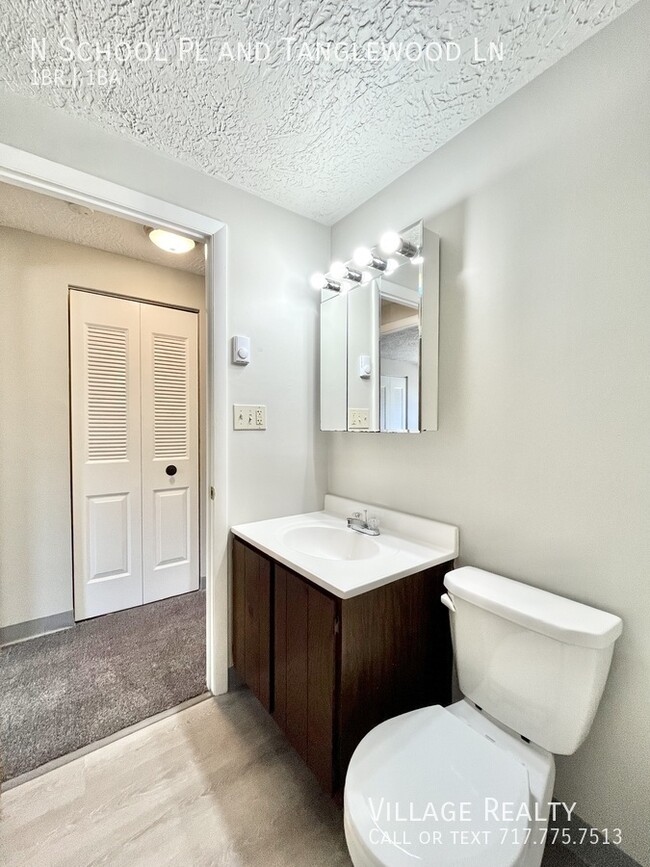 Building Photo - 335 N School Pl