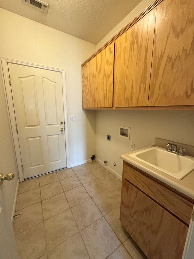 Building Photo - Lovely Home in Cottonwood!! (Lake California/Privately Gated Community)