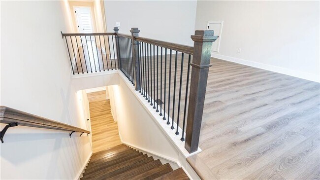 Building Photo - 38 Winding Rose Dr