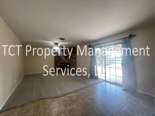Building Photo - Spacious Open Concept 3 bedroom, 2 bath Ho...