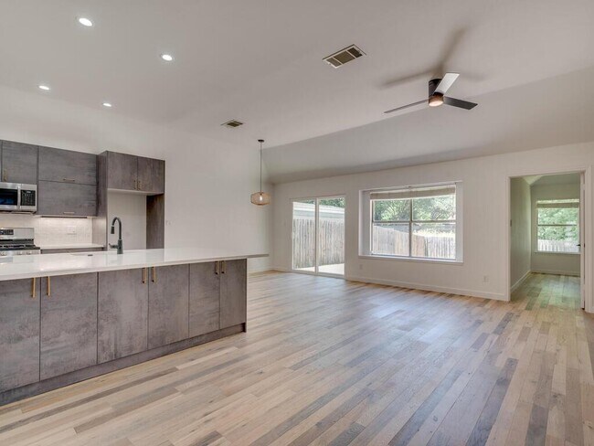Building Photo - 13022 Staton Dr