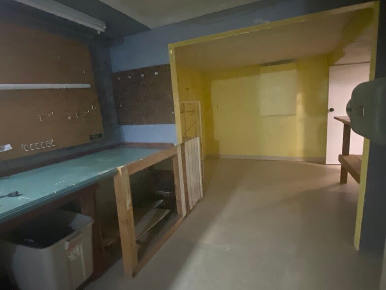 Building Photo - 1900 Holly Way