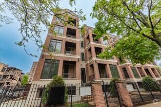Building Photo - 4021 S Ellis Ave