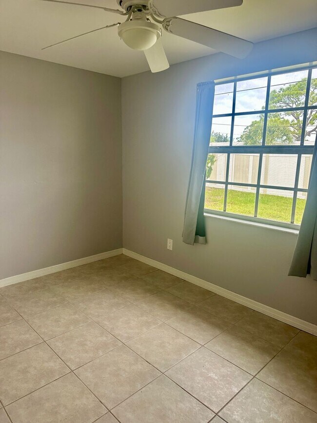 Building Photo - Charming 3 bedroom single family home for rent annually