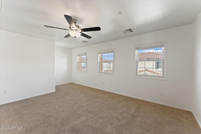 Building Photo - 3636 E Edna Dr