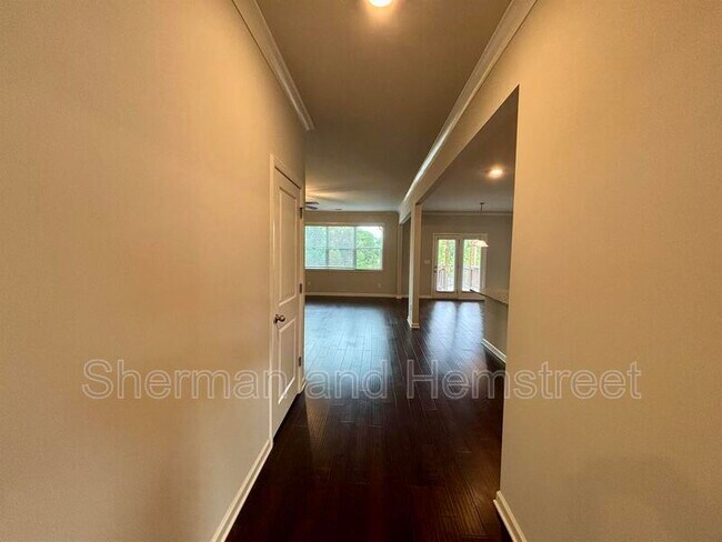 Building Photo - 240 Callahan Dr
