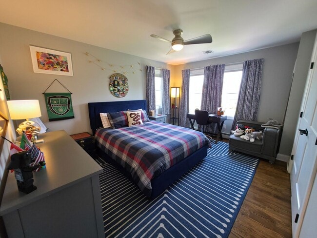 Building Photo - Luxury Living in Ridgewood