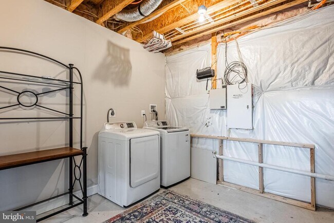 Building Photo - 9221 Clementine Ct