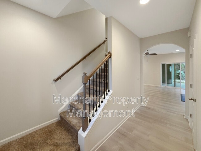 Building Photo - 459 Torrington Dr