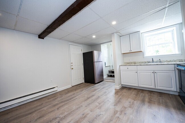 Building Photo - 120 Birchbrow Ave