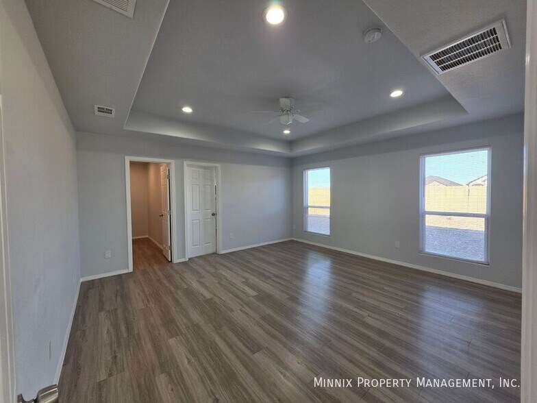 Building Photo - 1647 Wrigley Dr