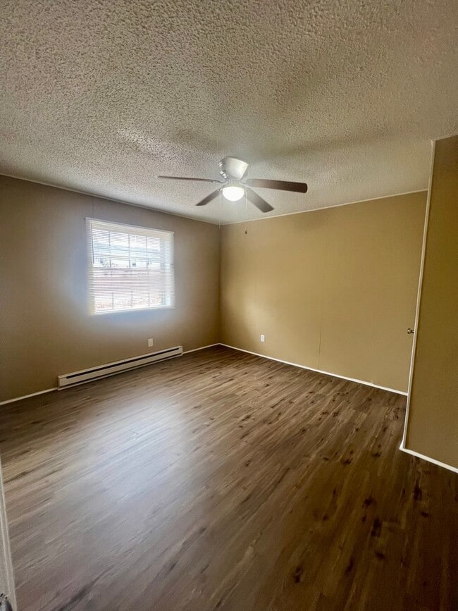 Building Photo - 615/617 Texas Ave