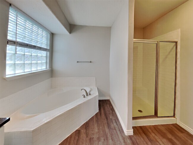 Building Photo - 6303 Tall Canyon Ct