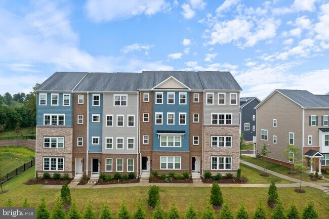 Building Photo - 4615 Crossing Ct