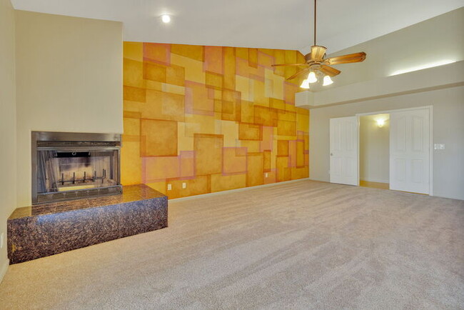 Building Photo - 1307 E Treasure Cove Dr