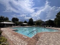 Building Photo - 302 Cherry Way