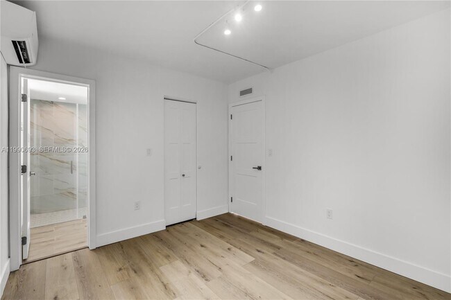 Building Photo - 5991 SW 76th St