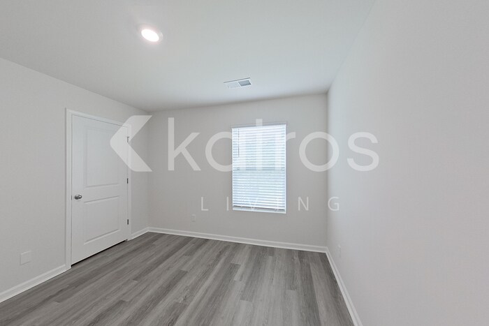 Building Photo - 134 Inez Ave