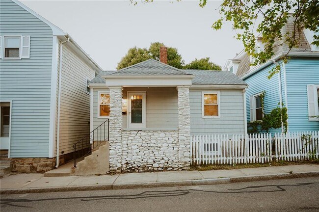 Primary Photo - 30 Dixon St