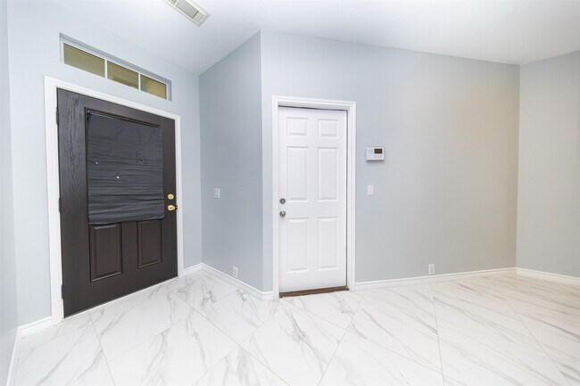 Building Photo - 2203 Mountain Ranch Dr