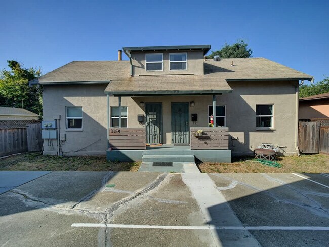 Building Photo - 2314 Bonar St