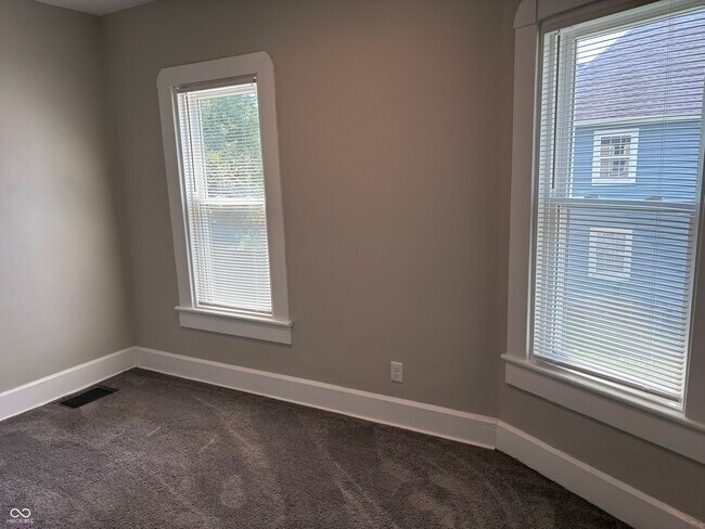 Building Photo - 1125 Churchman Ave