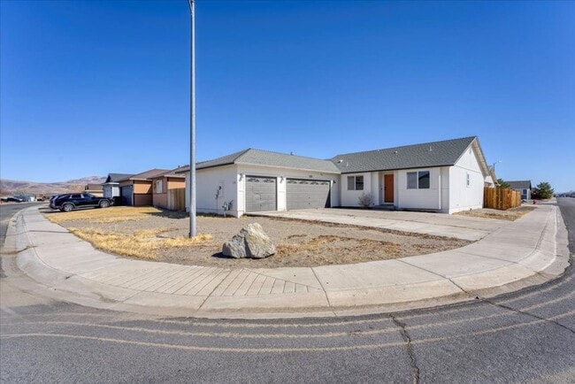 Primary Photo - Cute corner lot 3 bed/ 2 bath