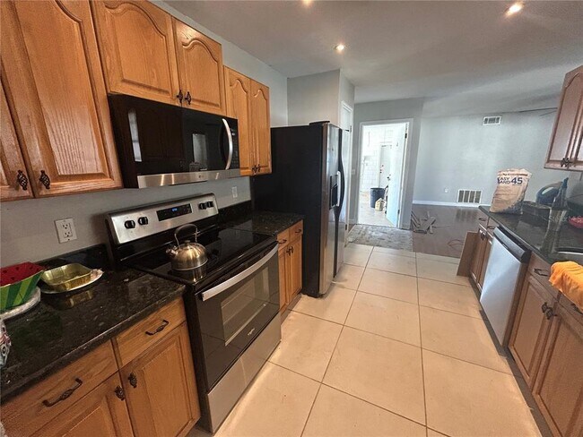 Building Photo - 8246 Tansy Dr