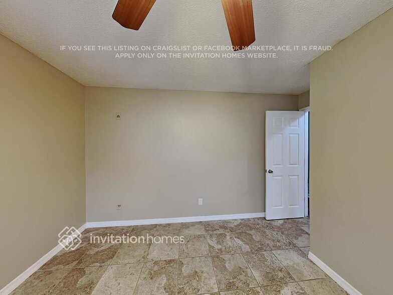 Building Photo - 5206 Tangerine Ave