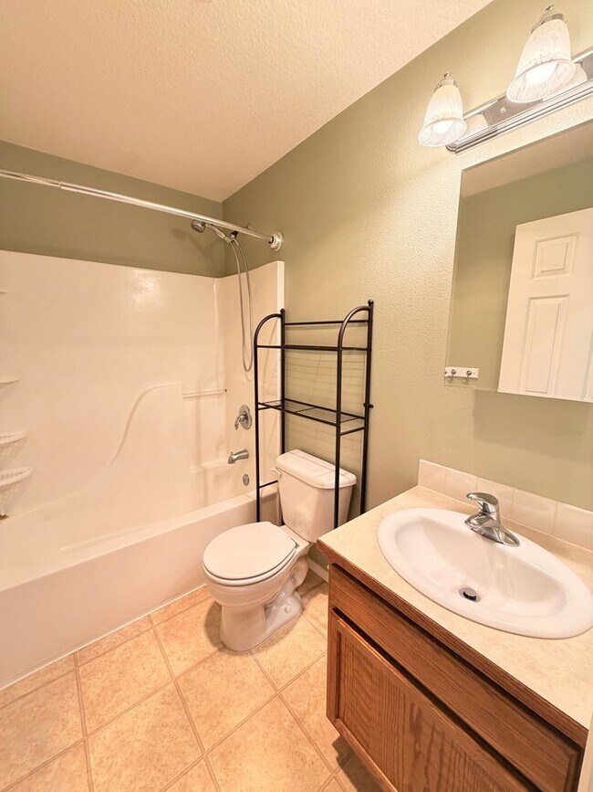 Building Photo - 3-Bedroom 2-Bathrrom home in Creswell