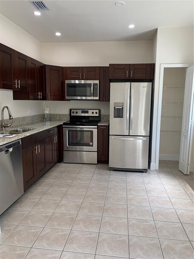 Building Photo - 14179 SW 126th Pl
