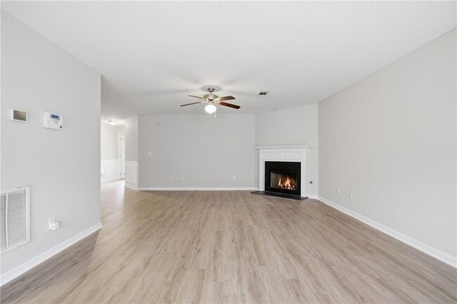 Building Photo - 139 Hidden Creek Dr