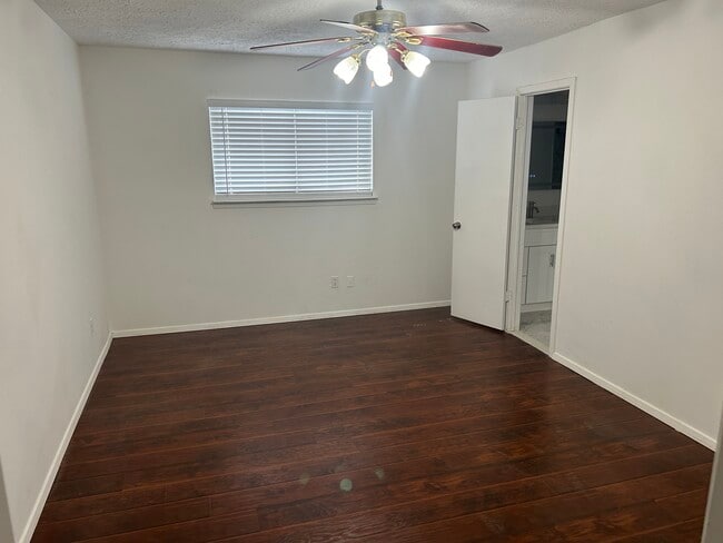 Building Photo - 2714 Spring Pl Dr